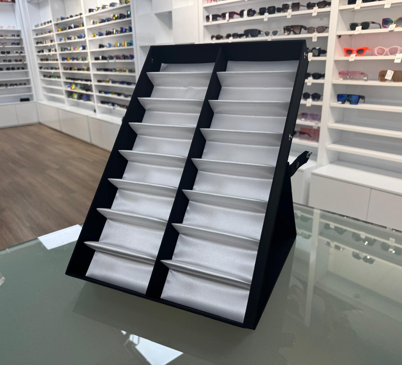 Sleek Portable 16 Pair Sunglasses Display DS-16