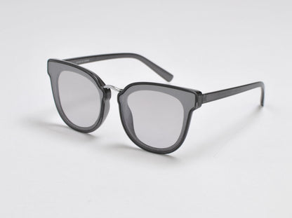 Modern Cat-Eye Sunglasses with Gold Bridge Accent SK10480