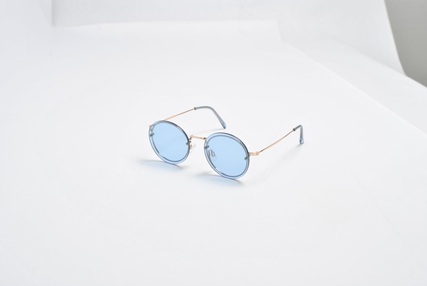 Vintage Round Tinted Sunglasses with Gold Metal Frames SK10481