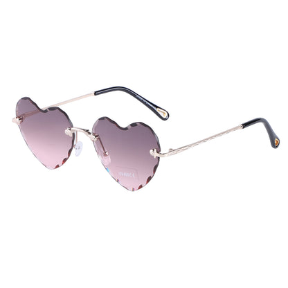 Vintage-Inspired Gradient Heart Sunglasses with Scalloped Lens Detail SK10490